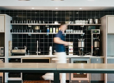 200 m² Business space property up for rent in Houston Central, TX, 2700 Post Oak Blvd  (77056) - 10 | MatchOffice.com