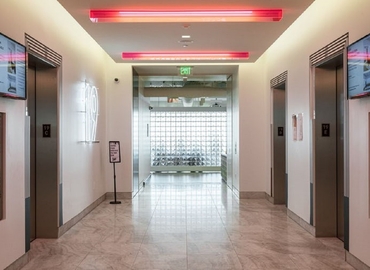 150 m² Business center property up for rent in Irvine, CA, 400 Spectrum Center Drive (92618) - 3 | MatchOffice.com