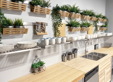 100 m² Co-working  in Ventura , 1300 Eastman Ave (93003) - 8 | MatchOffice.com