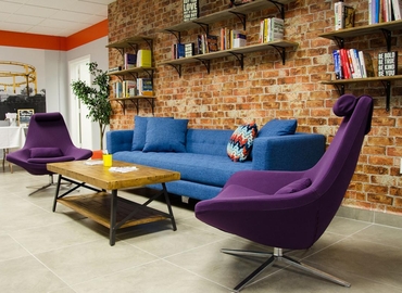 100 m² Shared office  in Northridge, 19849 Nordhoff Street Northridge (91324) - 2 | MatchOffice.com