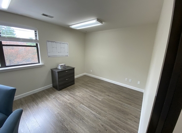165 m² Business center building up for rent in Cary, NC, Kilmayne Drive 103 (27511) - 2 | MatchOffice