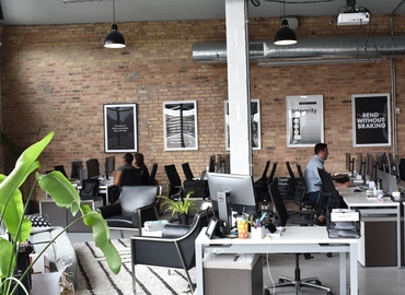 16006 m² Shared office  in Chicago, IL, 3033 N Clark St (60657) - 1 | MatchOffice.com