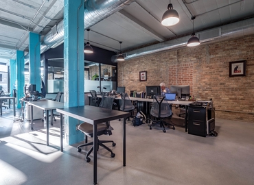 16006 m² Coworking  in Chicago, IL, 3033 N Clark St (60657) - 11 | MatchOffice.com