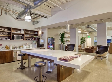 70 m² Meeting room in Newport Beach, CA, 4590 MacArthur Boulevard (92660) - 2 | MatchOffice.com