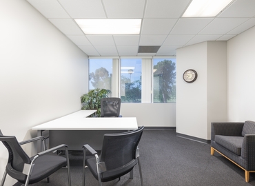200 m² Business space place up for rent in Long Beach,	 CA, 5150 E Pacific Coast Highway  (90804) - 2 | MatchOffice.com
