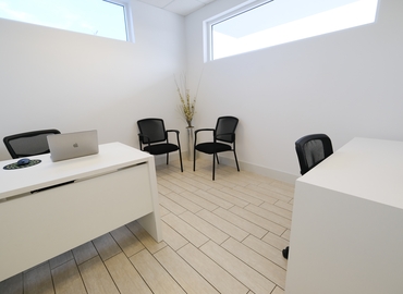 14 m² Business park building available to rent in Hollywood, FL, 2719 Hollywood Boulevard (33020) - 1 | MatchOffice.com