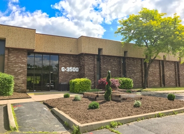 50 m² Business park place for rent in Flint, MI, Flushing Road G3500 (48504) - 0 | MatchOffice.com