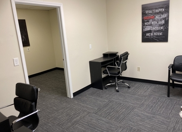 50 m² Business space place for rent in Flint, MI, Flushing Road G3500 (48504) - 2 | MatchOffice.com