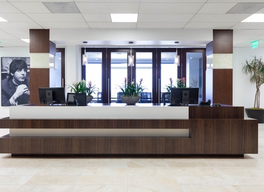 5167 m² Business park in San Diego, CA, 4225 Executive Square (92037) - 2 | MatchOffice