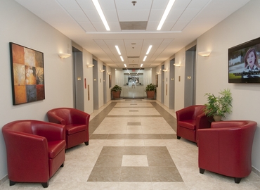 350 m² Shared workspace  in Arlington, VA, 2111 Wilson Blvd (22201) - 1 | MatchOffice.com