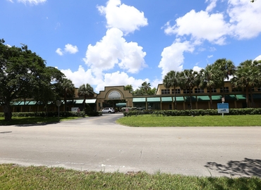 10000 m² Business space in Miami Lakes, FL, 5881 NW 151st St (33014) - 1 | MatchOffice