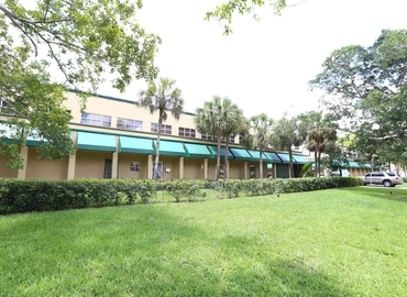 10000 m² Business center in Miami Lakes, FL, 5881 NW 151st St (33014) - 2 | MatchOffice