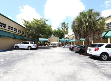 10000 m² Business space in Miami Lakes, FL, 5881 NW 151st St (33014) - 4 | MatchOffice.com