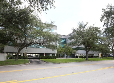 8000 m² Business park in Miami Lakes, FL, 14411 Commerce Way (33014) - 2 | MatchOffice