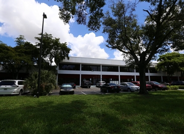 8000 m² Business park in Miami Lakes, FL, 14505 Commerce Way (33014) - 0 | MatchOffice.com