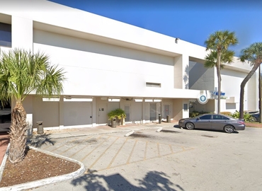 1767 m² Store for rent in North Miami, FL, 900 NE 125st drive thru (33161) - 0 | MatchOffice.com