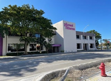 1767 m² Store for rent in North Miami, FL, 900 NE 125st drive thru (33161) - 2 | MatchOffice