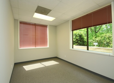 3177 m² Business park in Chapel Hill, NC, 110 Conner Drive (27514) - 2 | MatchOffice.com