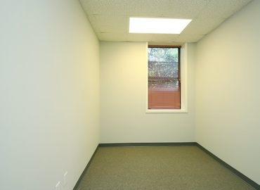3177 m² Business space in Chapel Hill, NC, 110 Conner Drive (27514) - 3 | MatchOffice.com