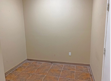 1254 m² Serviced office in Fresno, CA, 6030 North Figarden Drive (93722) - 7 | MatchOffice.com