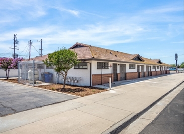 1012 m² Business space in Fresno, CA, 2632 N Blackstone Ave (93703) - 4 | MatchOffice