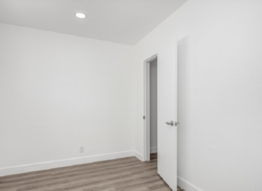 1012 m² Business park in Fresno, CA, 2632 N Blackstone Ave (93703) - 11 | MatchOffice.com