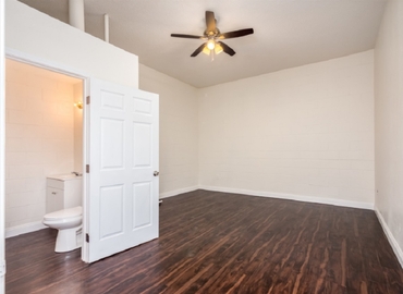 1560 m² Business space in Lemoore, CA, 355 W D St (93245) - 7 | MatchOffice.com