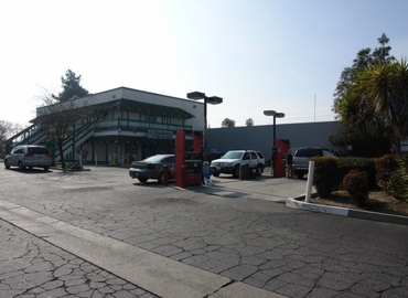 1800 m² Business center in Visalia, CA, 2407 W Whitendale Ave (93277) - 1 | MatchOffice.com