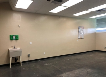 1848 m² Business park in Hanford, CA, 1201 Delta View Rd (93230) - 12 | MatchOffice.com