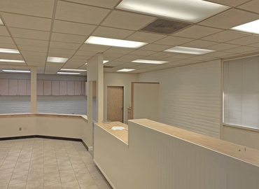 1848 m² Business space in Visalia, CA, 636 W. Oak Ave (93291) - 4 | MatchOffice
