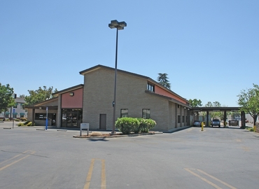 2270 m² Business park in Porterville, CA, 345 N Main Street (93257) - 1 | MatchOffice