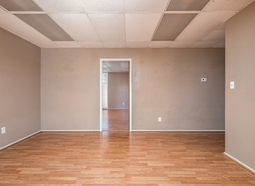 750 m² Business park in Visalia, CA, 3200 S Fairway St (93277) - 6 | MatchOffice.com