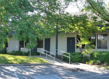 1200 m² Business center in Fresno, CA, 2503 West Shaw Ave (93711) - 1 | MatchOffice.com