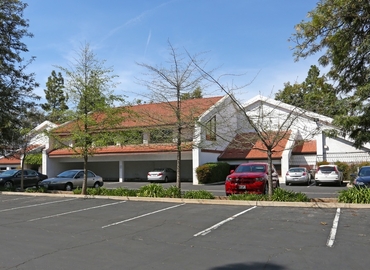 7510 m² Business center in Fresno, CA, 2377 West Shaw Ave (93711) - 0 | MatchOffice.com