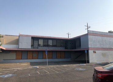 4729 m² Business space in Fresno, CA, 2918 N Blackstone Ave (93703) - 3 | MatchOffice