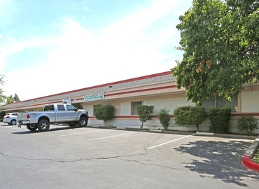 48688 m² Business space in Fresno, CA, 3710 N First Street (93726) - 1 | MatchOffice.com