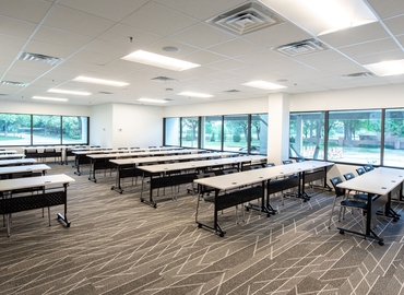 431 m² Business space in Dallas, TX,  17250 Dallas Parkway (75248) - 0 | MatchOffice