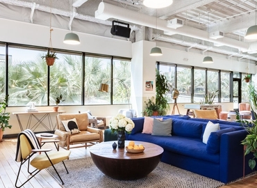 5382 m² Business space in Los Angeles, CA, Rosecrans Avenue 1240 (90266) - 1 | MatchOffice