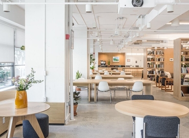 2153 m² Business center in New York City, NY, 6th Avenue 980 (10001) - 4 | MatchOffice.com