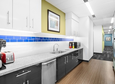 1076 m² Conference center in Baltimore, MD, International Drive 100 (21202) - 4 | MatchOffice.com