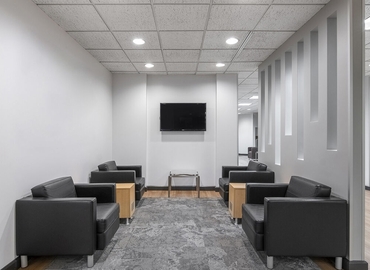 1076 m² Convention center in Overland Park, KS, West 110th Street 9393 (66210) - 1 | MatchOffice
