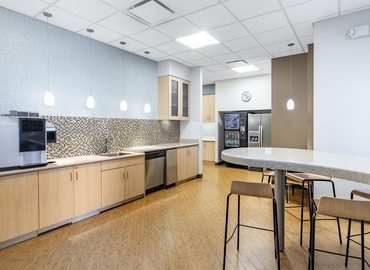 2691 m² Business center in St. Charles, IL, 100 Illinois Street (60174) - 2 | MatchOffice.com