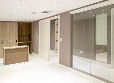 1076 m² Conference hall in Miami, FL, Brickell Avenue 801 (33131) - 2 | MatchOffice.com