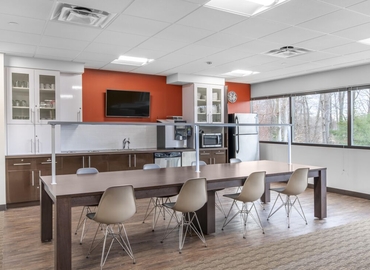1076 m² Conference hall in Hartford, CT, Bloomfield Avenue 360 (06095) - 1 | MatchOffice.com