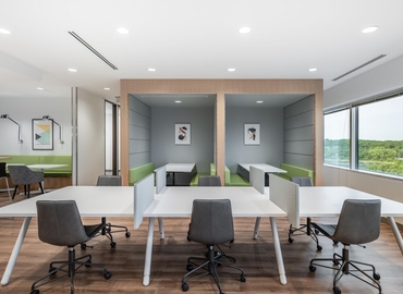 1076 m² Meeting room in Bloomington, MN, Normandale Lake Boulevard 8400 (55437) - 1 | MatchOffice.com