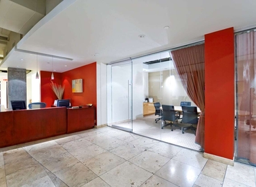 1076 m² Conference hall in Phoenix, AZ, 2575 East Camelback (85016) - 2 | MatchOffice.com