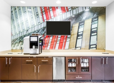 2691 m² Business park in Greensboro, NC, 717 Green Valley Road (27408) - 2 | MatchOffice