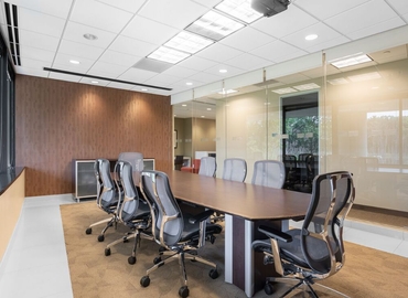 Virtual office in Lake Forest, IL, 100 S. Saunders Road (60045) - 7 | MatchOffice.com