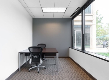 Virtual business address in Lake Forest, IL, 100 S. Saunders Road (60045) - 8 | MatchOffice