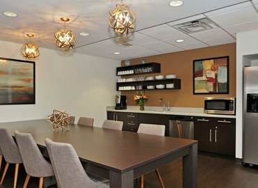 2691 m² Shared workspace  in Chicago, IL, 1010 Lake Street (60301) - 4 | MatchOffice.com